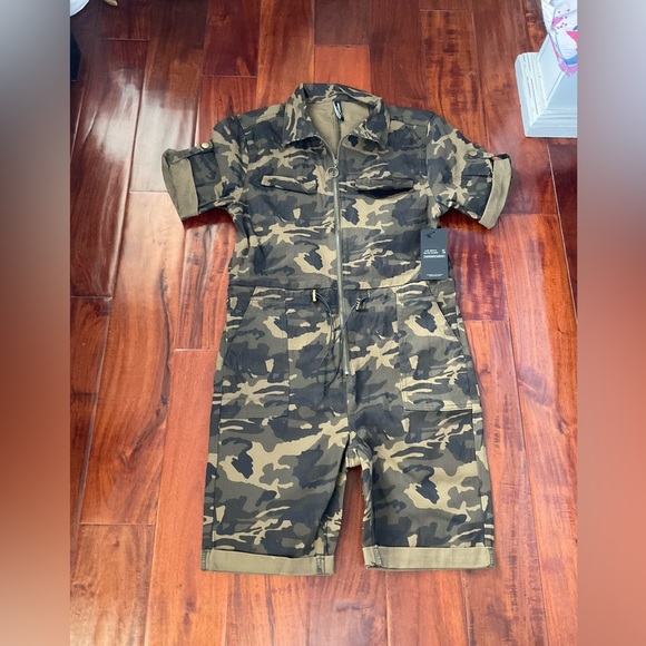 Fashion Nova Jumpsuit - Picture 3 of 5